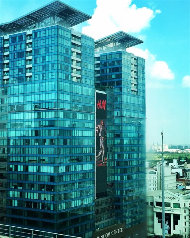 H&M Việt Nam treo biển thông báo 9/9 sẽ chính thức khai trương tại Sài Gòn - Ảnh 2.