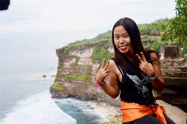 Dân mạng tranh cãi chuyện cô gái 28 bỏ nhà cửa, công việc đi khắp muôn nơi - Ảnh 1.