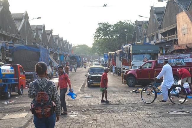 Dân mạng tranh cãi chuyện cô gái 28 bỏ nhà cửa, công việc đi khắp muôn nơi - Ảnh 5.