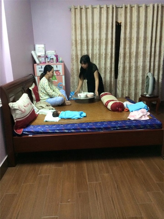 me chong "nha nguoi ta": ru di lam dep roi to chuc sinh nhat cho con dau truoc khi di de - 1