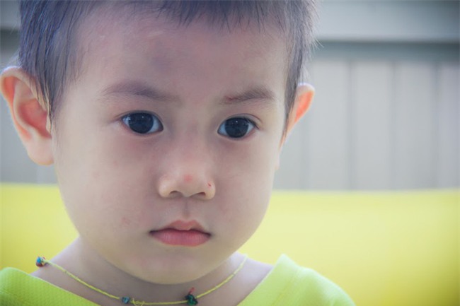 Đã có một phụ nữ nhận là mẹ của bé trai 2 tuổi nghi bị bỏ rơi trước cổng BV Từ Dũ - Ảnh 5.