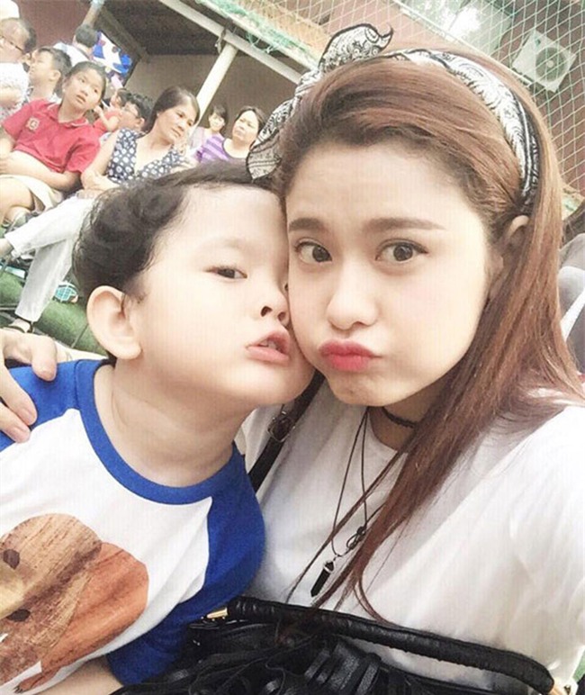 Những bà mẹ một con dáng đẹp, eo thon của showbiz Việt-5