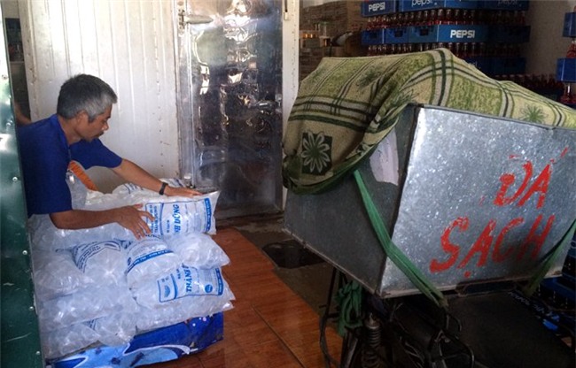 nước mía, trà đá, áo chống nắng