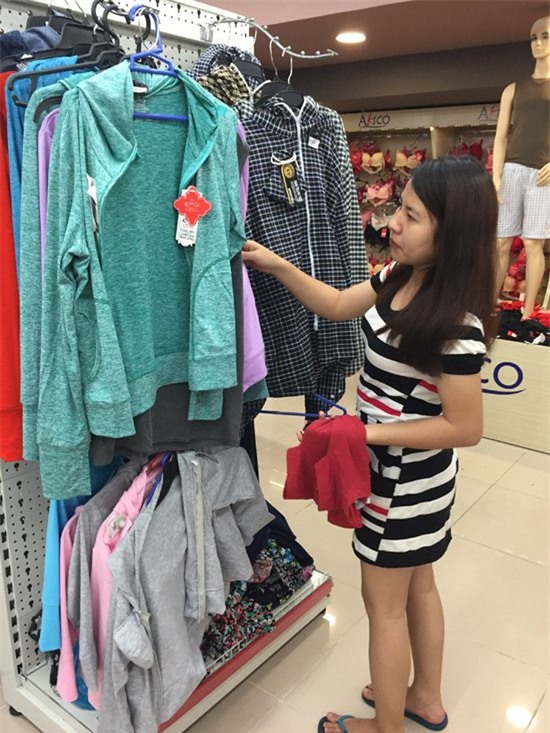 nước mía, trà đá, áo chống nắng