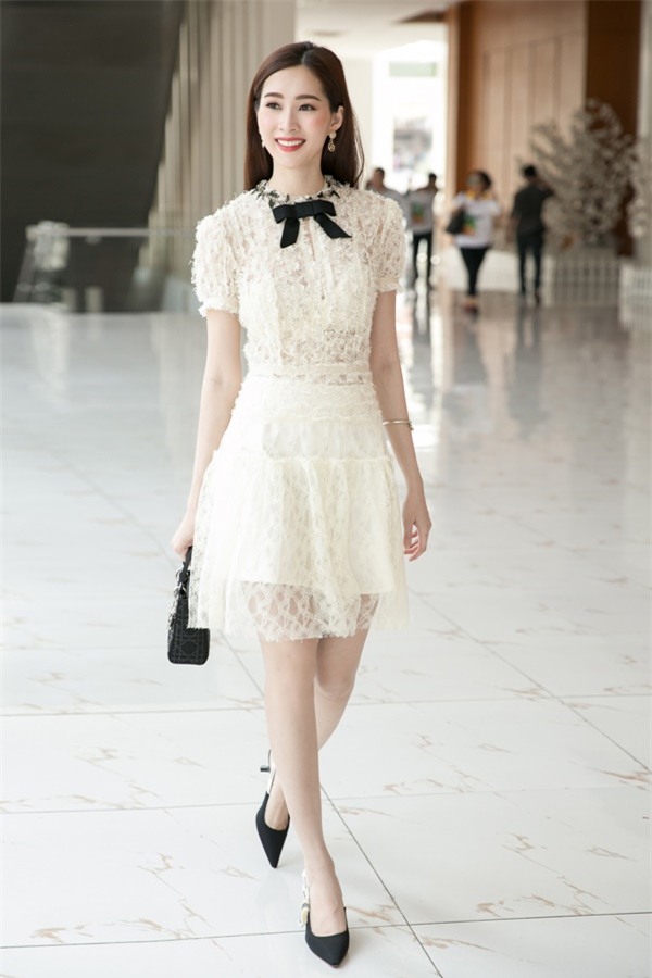 Hoa hậu Đặng Thu Thảo hấp dẫn vạn ánh nhìn dù ăn mặc giản dị-6