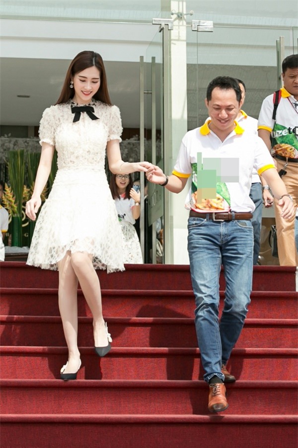 Hoa hậu Đặng Thu Thảo hấp dẫn vạn ánh nhìn dù ăn mặc giản dị-8