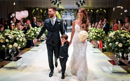 Messi vừa mới lấy vợ hồi tháng 6 hè này