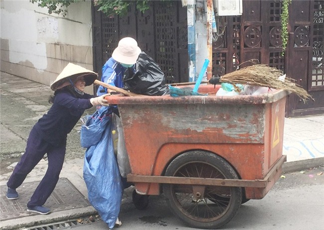 Ước mơ của chàng tân sinh viên khiến người mẹ đẩy xe rác rơi nước mắt - Ảnh 3.