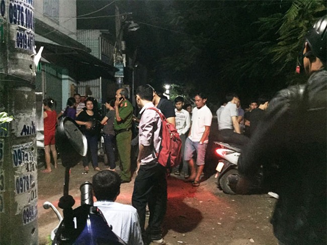 vo tre ngay dai khi phat hien chong tu vong trong tu the treo co o sai gon - 1