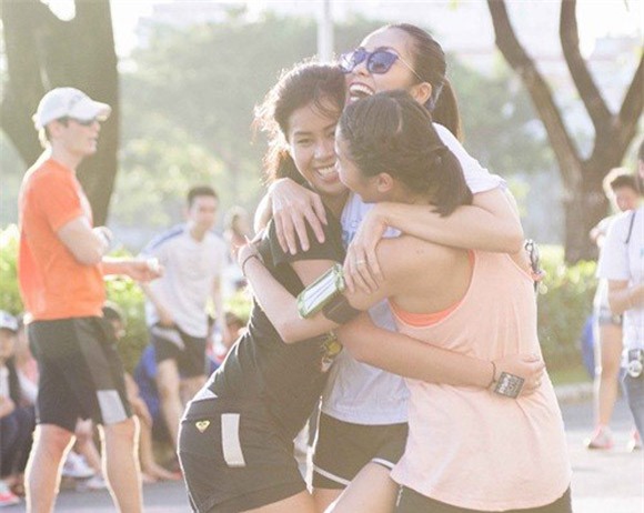 sao việt, chị dâu - em chồng sao việt, sao việt với chị dâu, sao việt với em chồng, sao thân thiết với chị chồng,chuyện làng sao