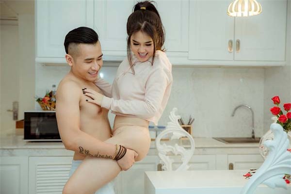 Tung ảnh 'nóng', chị gái Ngọc Trinh bị cho là đua đòi theo em không thành công-2