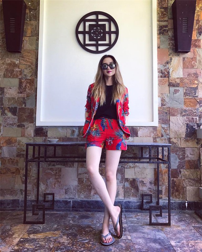 Ngọc Trinh khoe tóc mới trẻ măng, Midu cũng diện một cây đồ teen chẳng kém trong street style tuần này - Ảnh 16.