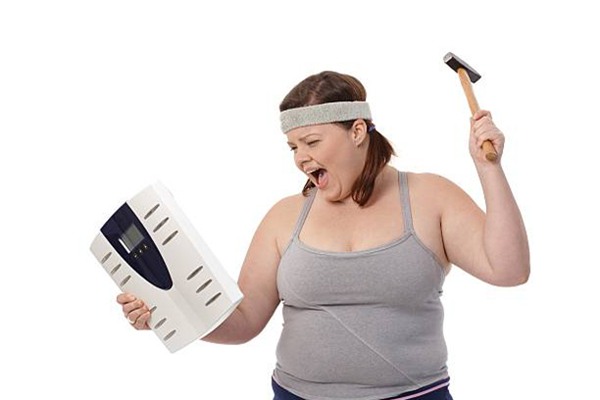 noi kinh hoang cua nguoi chong co vo bung mo, nguc xe lai me ao 2 day - 3