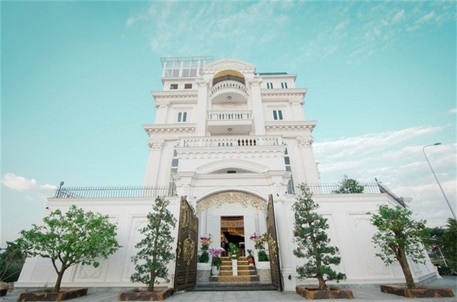 lâu đài, biệt thự, nữ đại gia, Diệu Hiền, dinh thự