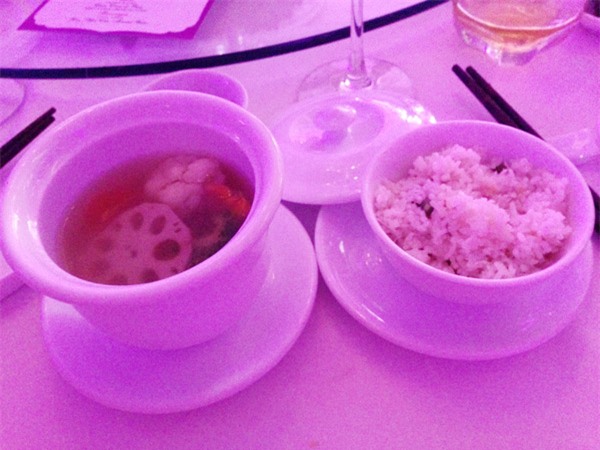 thuc don dam cuoi 5 sao viet dinh dam: nguoi dai son hao hai vi, nguoi lam co que binh dan - 14