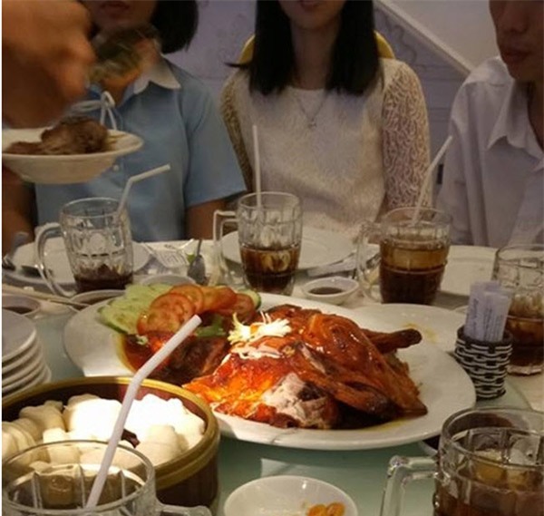 thuc don dam cuoi 5 sao viet dinh dam: nguoi dai son hao hai vi, nguoi lam co que binh dan - 3