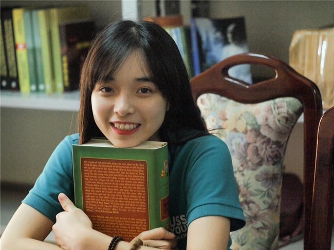 bằng tốt nghiệp, nữ sinh, Trường ĐH Khoa học Xã hội và Nhân văn