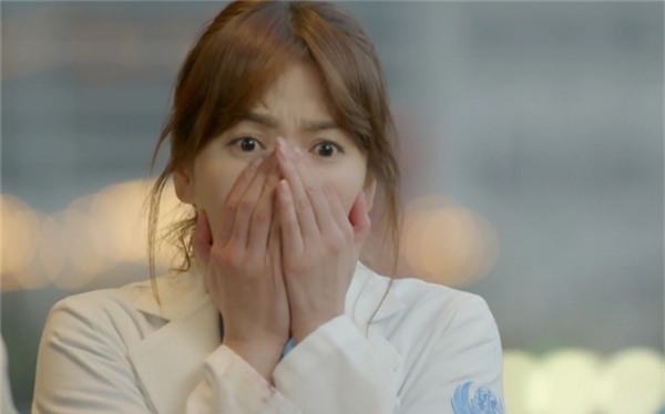 Điếng người khi đọc trộm được tờ giấy lạ trong túi áo anh trai - Ảnh 2.