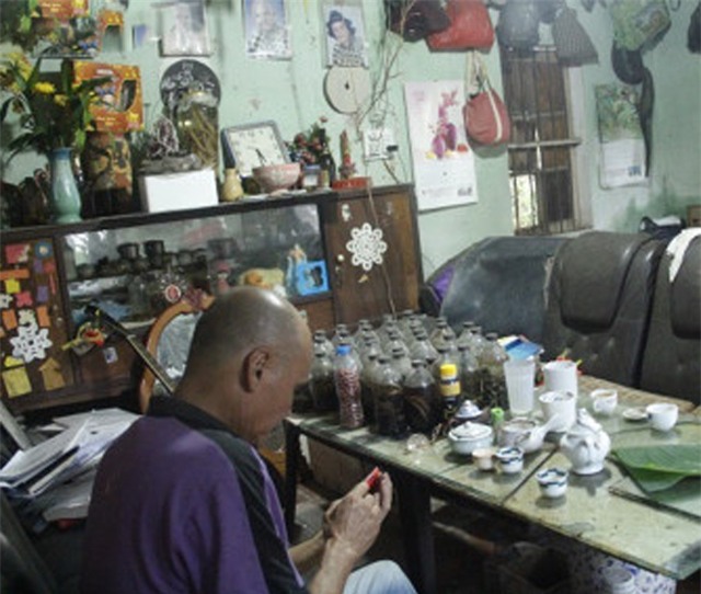 nguoi dan ong co 16 vo nhung cuoi cung van co don, tu lap ban tho cho chinh minh - 2