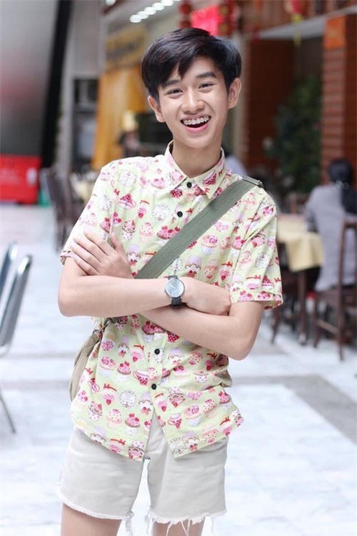 Không muốn đi một mình, anh chàng rủ bạn trai đồng tính sang Hàn Quốc để trùng tu nhan sắc - Ảnh 9.