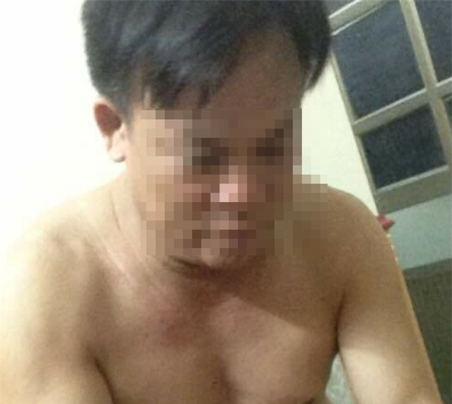 Hình ảnh Chủ tịch UBND xã N.V.P. được chia sẻ trên mạng xã hội.