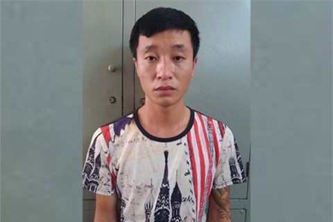 cuop giat iphone 6 plus cho... ban gai su dung hinh anh 1