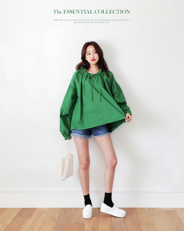 Hết áo tay bồng, dàn mỹ nhân Việt lại 'mê mẩn' mốt áo tay loe-1