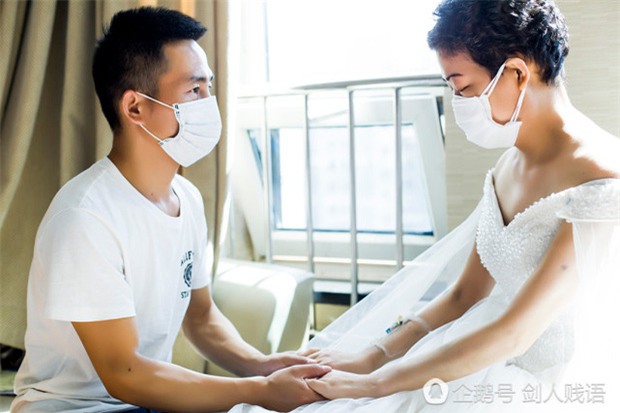 Bức ảnh cưới trong nước mắt và món quà cuối cùng của người vợ dành tặng cho chồng - Ảnh 5.