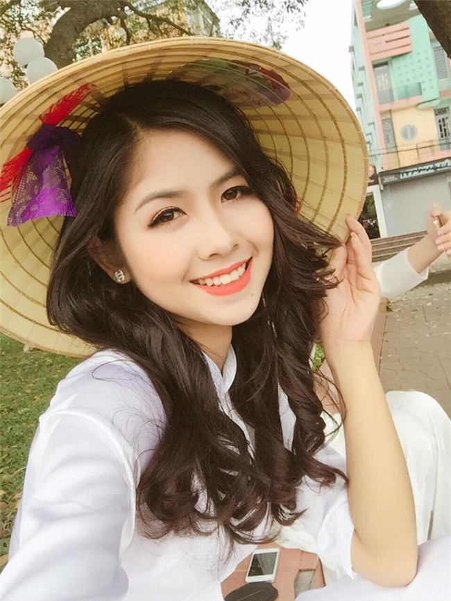 'Hot girl chan khoeo, mat lac' noi dinh dam mot thoi gio ra sao? hinh anh 6