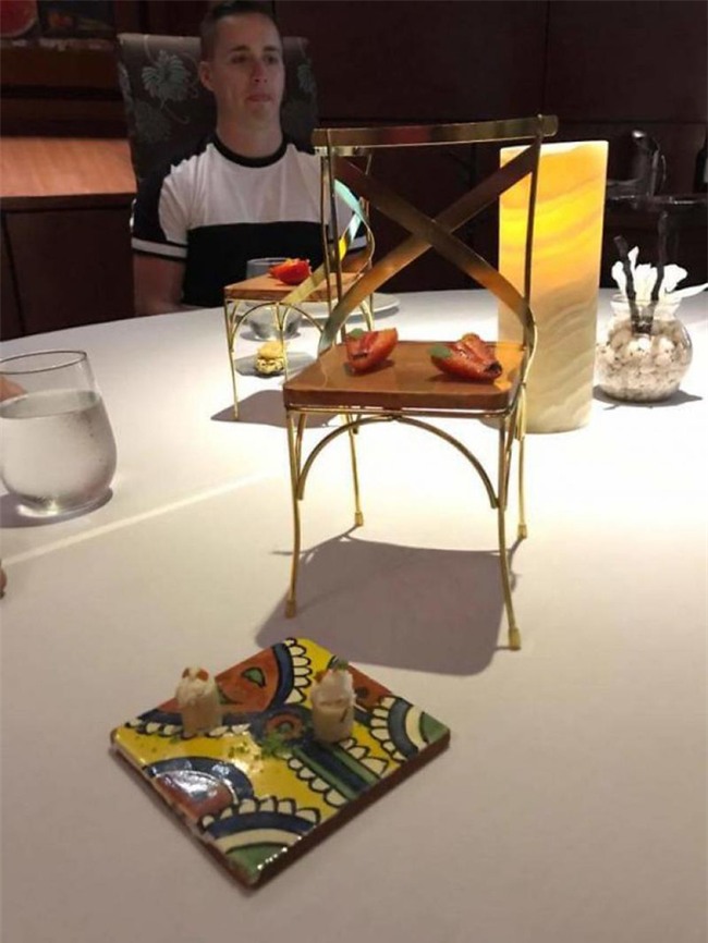 Những đĩa thức ăn độc nhất vô nhị của các nhà hàng khiến thực khách chỉ biết câm nín - Ảnh 8.