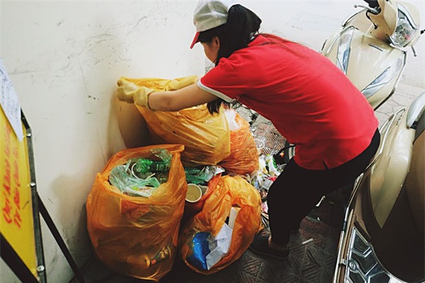 Nỗi ám ảnh kinh hoàng mang tên những thượng đế khó chiều ở các cửa hàng tiện lợi - Ảnh 6.