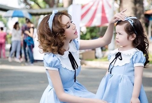 Elly Trần, làng sao