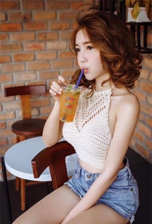 Elly Trần, làng sao