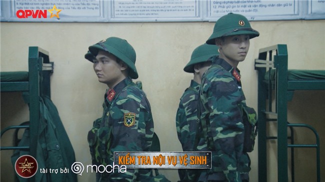 Huy Cung giật nảy người khi bắn súng khiến Khắc Việt cười 'không ngậm được miệng'-2