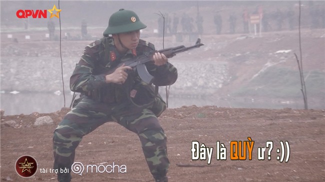 Huy Cung giật nảy người khi bắn súng khiến Khắc Việt cười 'không ngậm được miệng'-4