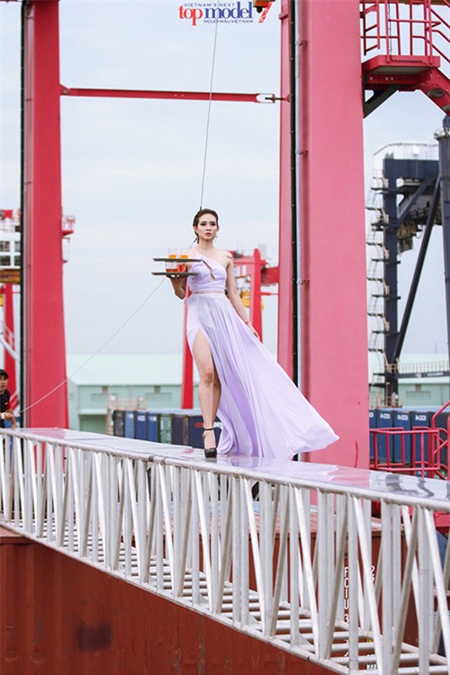 Những thử thách của Next Top Model khiến thí sinh 'cứng' đến mấy cũng khóc thét-12