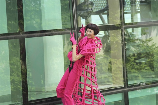 Những thử thách của Next Top Model khiến thí sinh 'cứng' đến mấy cũng khóc thét-9