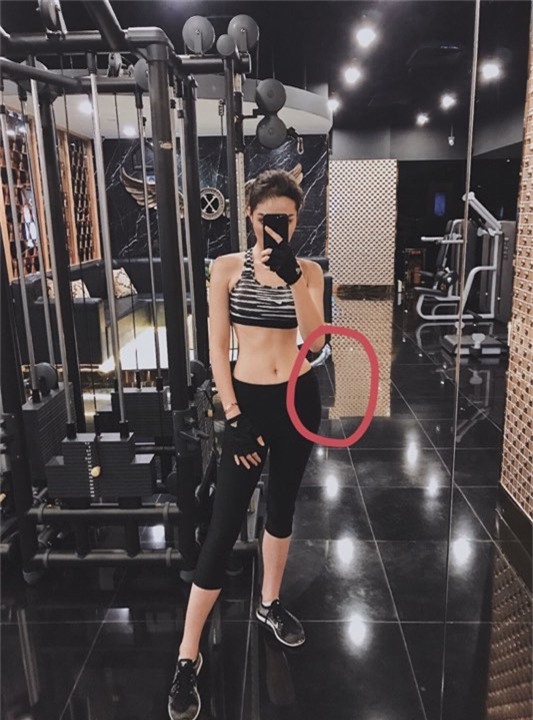 dau chi hh ky duyen, nhieu my nhan dung chieu tro de co dang chu s hinh anh 1