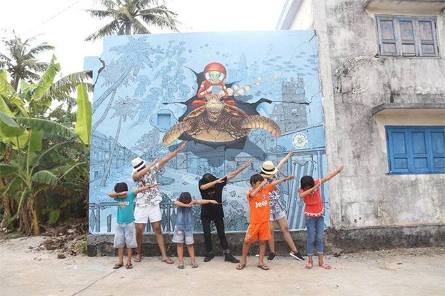 Làng bích họa mới ra mắt ở Lý Sơn