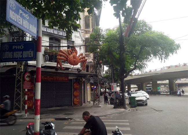 Thanh nien bi nguoi dan bao vay, tat la cong an nghia vu hinh anh 2