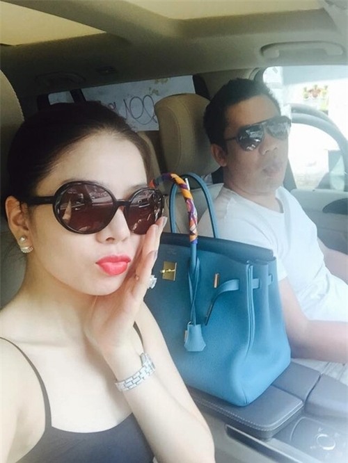 Lệ Quyên còn sở hữu hàng loạt túi hiệu khác, mỗi chiếc giỏ xách có mức giá hàng trăm triệu. - Tin sao Viet - Tin tuc sao Viet - Scandal sao Viet - Tin tuc cua Sao - Tin cua Sao
