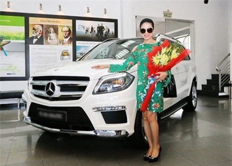 Giữa năm 2015, cô mua 