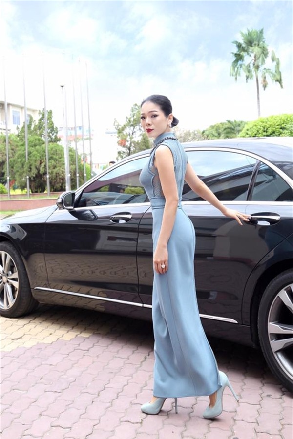 Một chiếc xe sang khác thuộc quyền sở hữu của cô có giả khoảng 6 tỷ đồng. - Tin sao Viet - Tin tuc sao Viet - Scandal sao Viet - Tin tuc cua Sao - Tin cua Sao