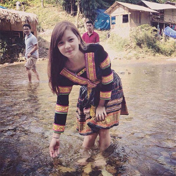 ky niem 5 thang cuoi, “hotgirl dan toc” duoc chong bi mat thue biet thu to chuc tiec sieu lang man - 1