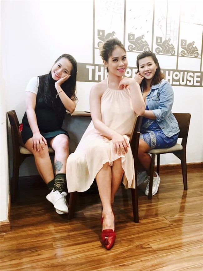 Hội 3 bà mẹ bỉm sữa gây sốt khi 'vác' bụng bầu vượt mặt quẩy tưng bừng hit 'Swalla'-1