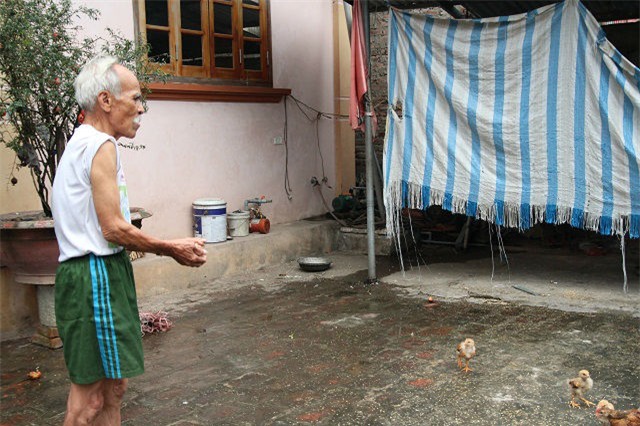 cuoc song hanh phuc cua cap vo chong chenh nhau 40 tuoi, 'tan do' tu cau noi dua - 6