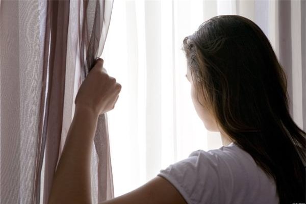 người giúp việc, chủ nhà,hé lộ