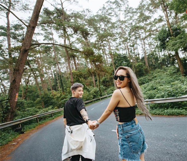 MC Ngọc Trang khoe ảnh cưới với người yêu đồng giới kém 8 tuổi-11