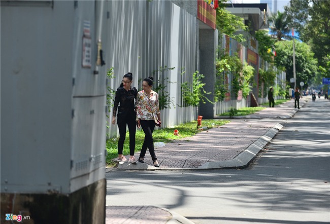 Hoa hau Phuong Nga, Thuy Dung xuat hien sau 45 ngay tai ngoai hinh anh 1