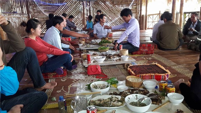 lam giau o nong thon: kiem tien cuc tu dich vu cau ca va nau an ngon hinh anh 3